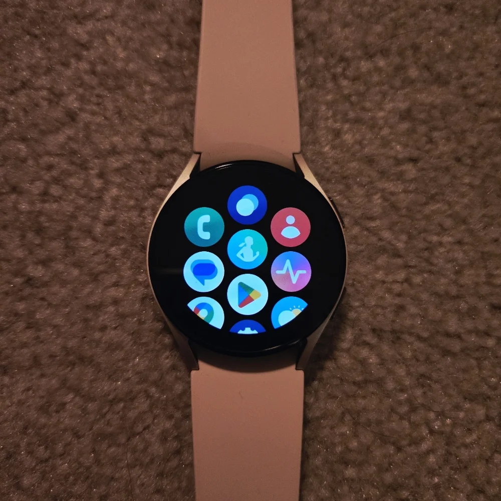 Samsung Galaxy Watch5 Blush Pink Silicone Band